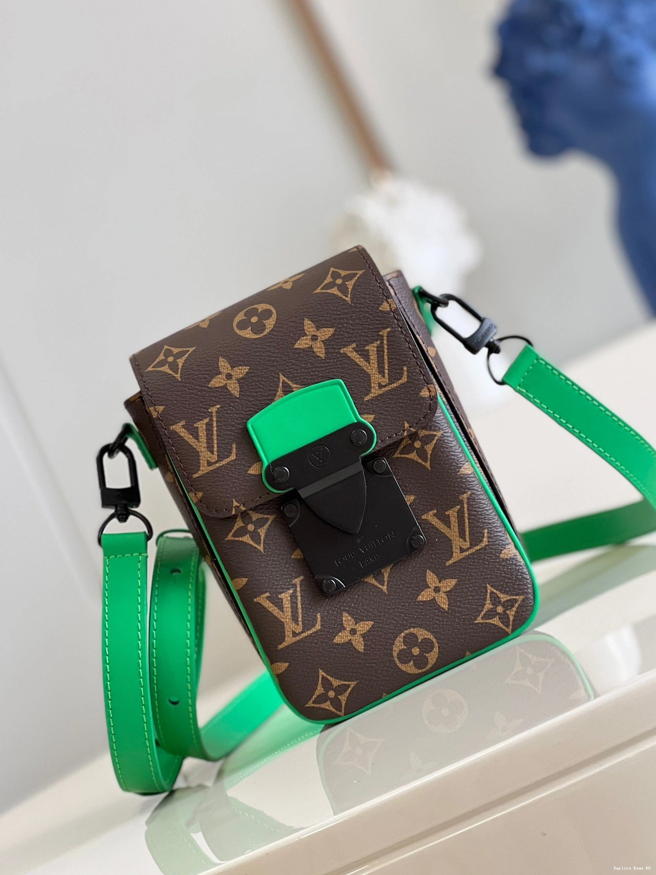 Cheap S-LOCK VERTICAL WEARABLE WALLET VUITTON LOUIS 0805